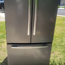 WHIRLPOOL GOLD REFRIGERATOR WORKS GREAT CAN DELIVER 