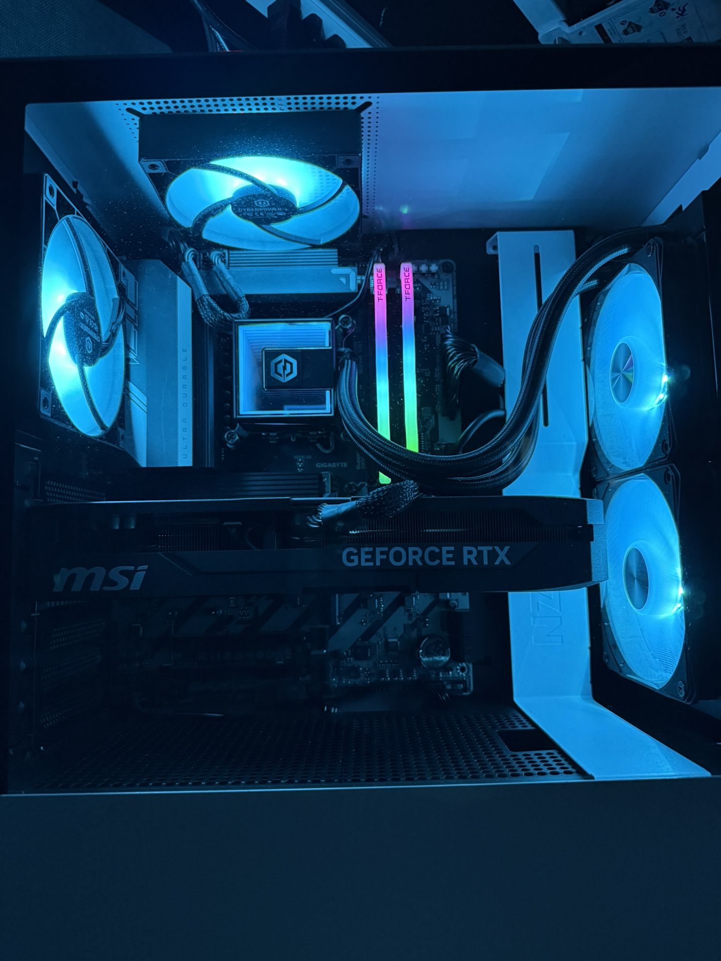 Gaming PC Liquid Cooled - Intel Core Ultra 9 285 (24 Cores) Processor - NVIDIA GeForce RTX 5070 Ti - 32GB RAM - 3TB NVMe SSD 