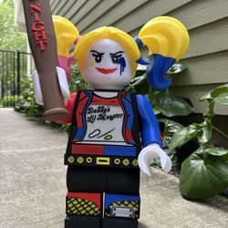 Giant LEGO Harley Quinn