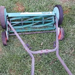 Push Lawn Mower With Adjustable Height 