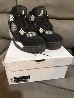 Jordan 4 White Thunder