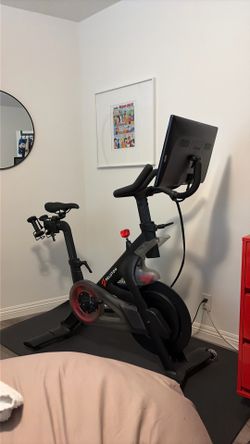 Peloton bike + mat + weights 2020