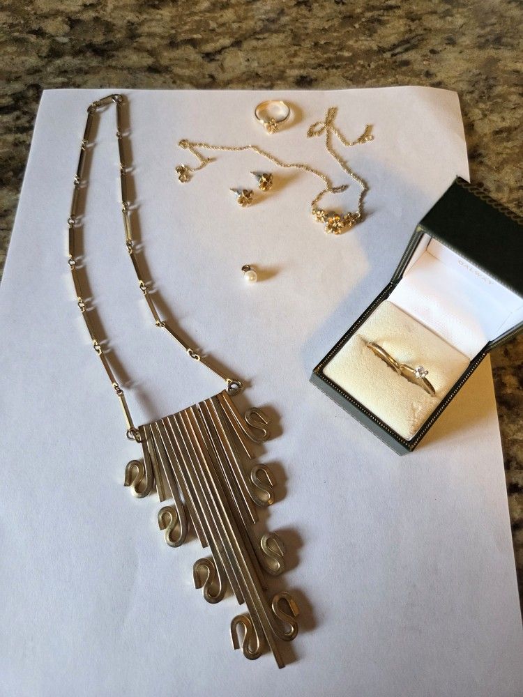 Gold Jewelry And Costume Jewelry
