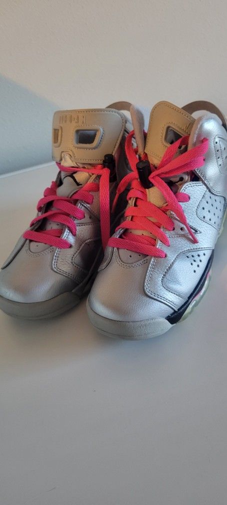 Jordan 6 Retro Valentines Day Us 4.5y Size