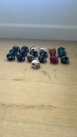 19 NFL Mini Helmets