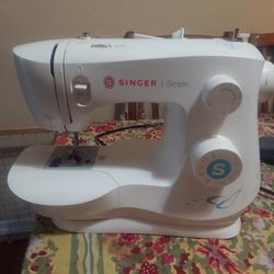 Singer Simple 3337 Sewing Machine 