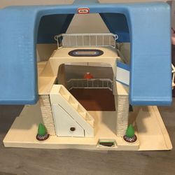 Vintage Little Tykes People House