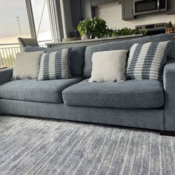 Sofa/couch
