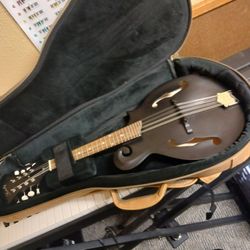 Kentucky Mandolin KM 606 W/CASE