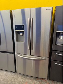 Samsung Refrigerator 36 wide x 69 tall