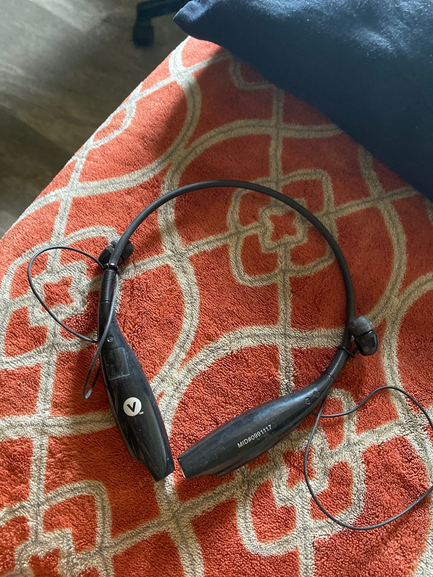 Wireless earbuds