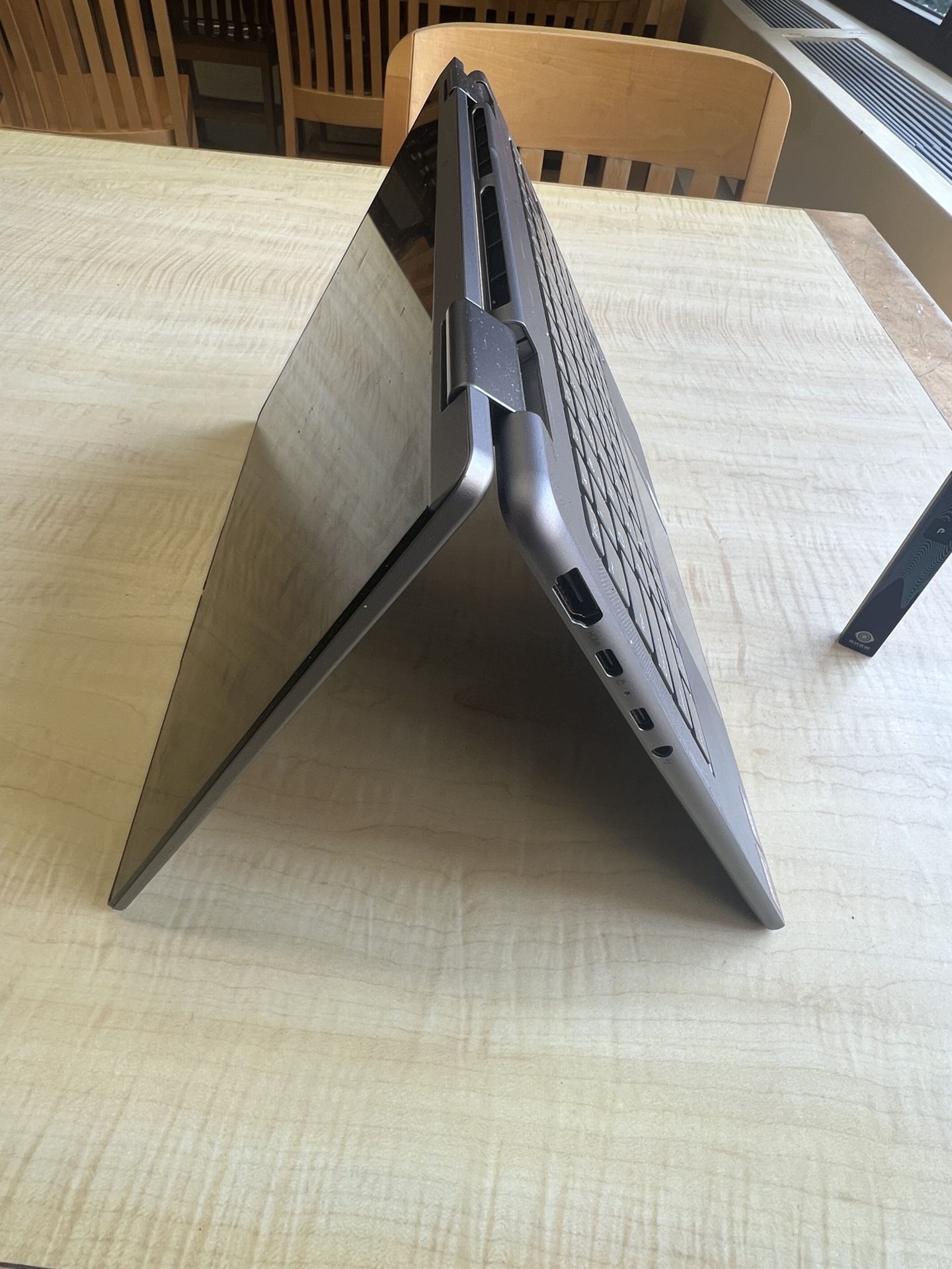 2024 Lenovo yoga Pro 14s Ryzen7 + AMD