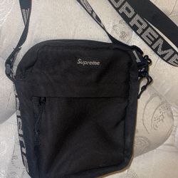 Supreme Shoulder bag 