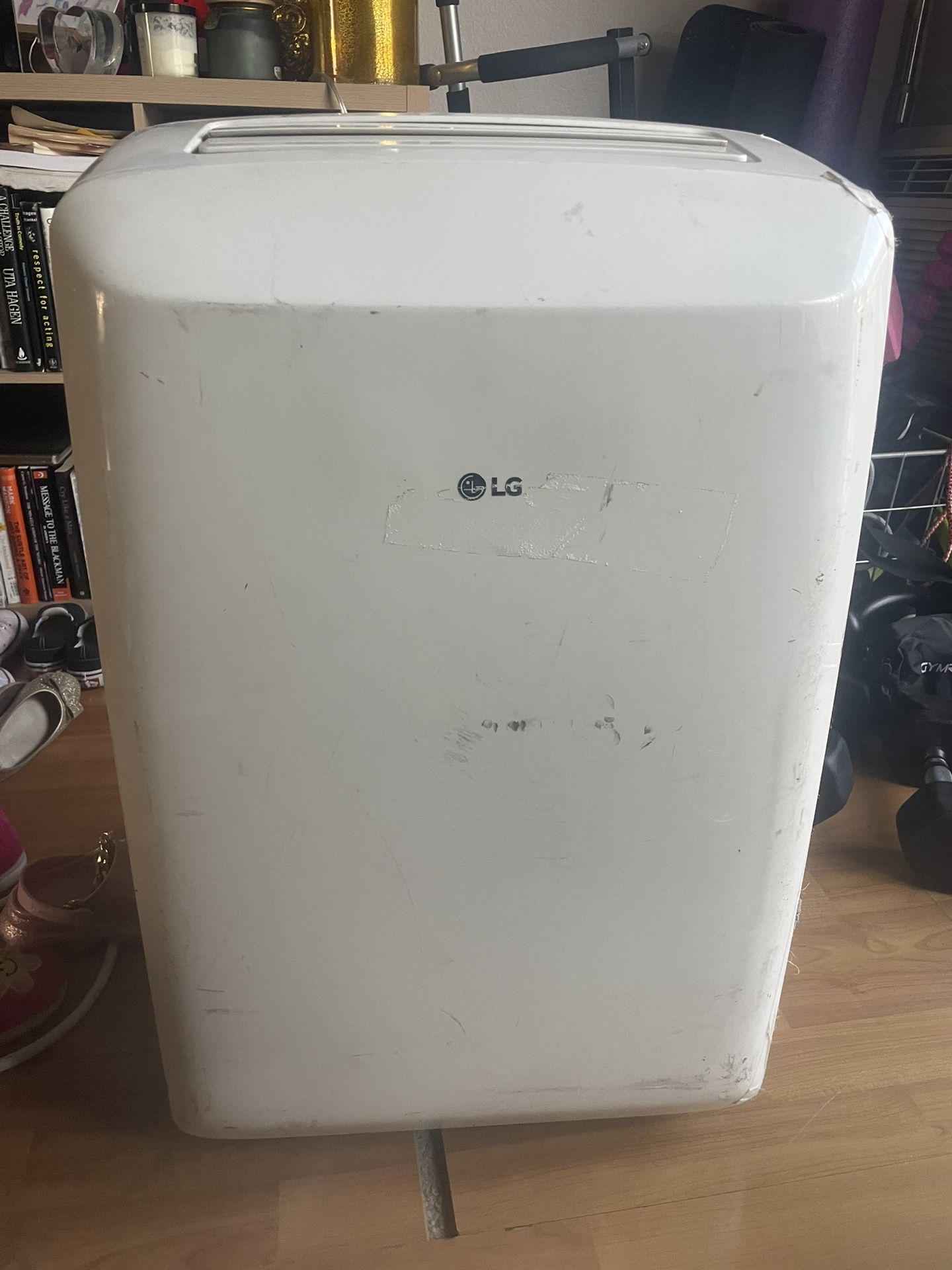 LG Portable AC Model LP817wsr