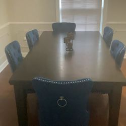 Dining Room Set w/ 8 Chairs