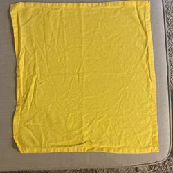 Yellow Dinner Cloths (70)