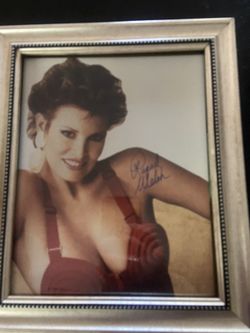 Raquel Welch Autograph 