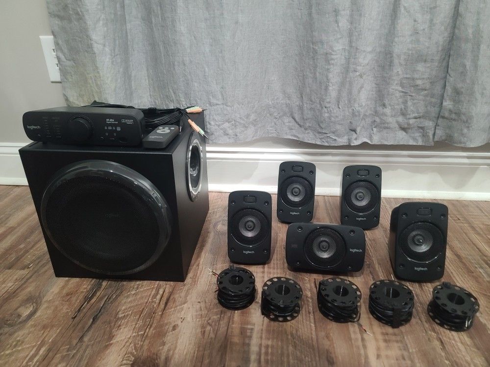 Logitech Z906 5.1 Surround Sound Speaker System - THX, Dolby Digital