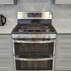 GE 30” Double Oven Freestanding Gas Range 