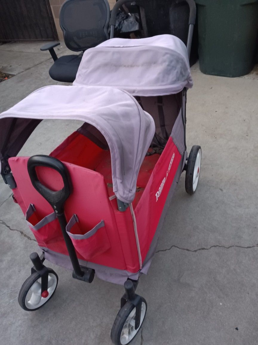 RADIO FLYER STROLER FOR TWO KIDS OR PETS