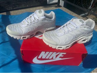 Nike Air Max Plus TN White/White Sneakers. Women’s Size 7/Boys GS Size 5.5Y
