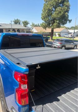 Rev Tonneau cover