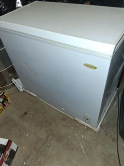 Chest freezer