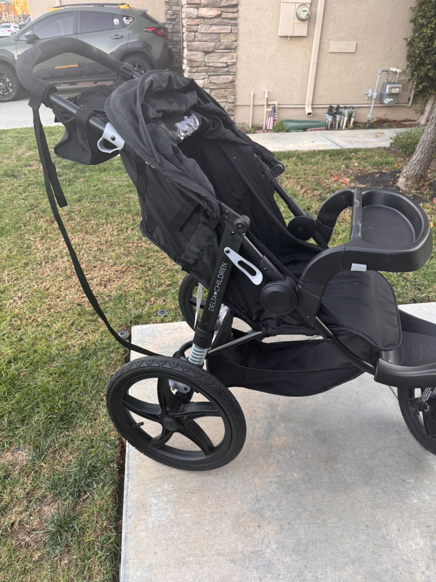 Jogging Stroller/ Delta Apollo 3 Wheels/ Like New