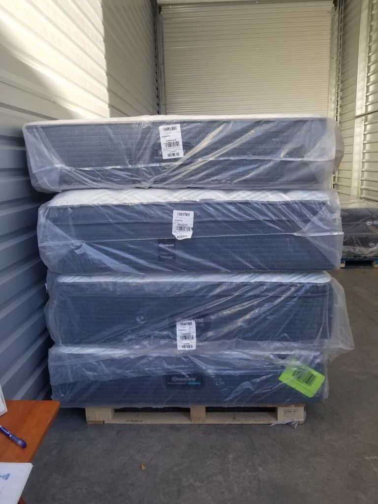 Queen Mattress End of Year Clearance $300