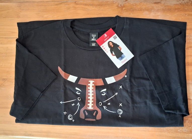 Brand New Football Themed Texas Longhorn Shirt. XL