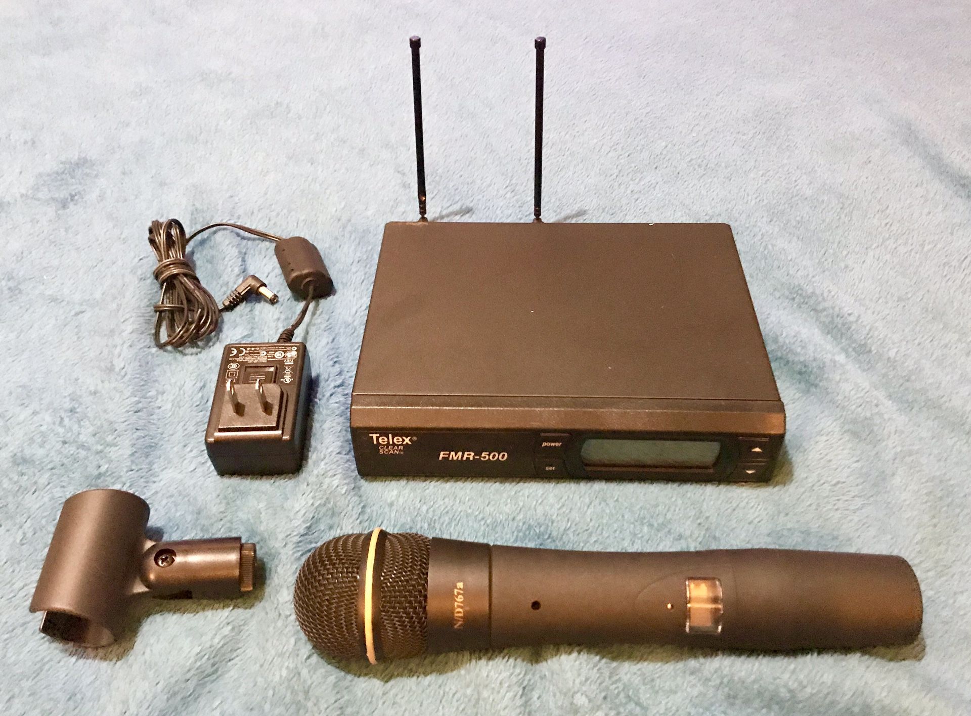 Telex FMR-500 Wireless Receiver With HT-500 Microphone & AC adapter