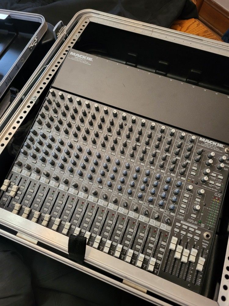 Mackie 1604 VLZ Pro 16 Channel Mixer