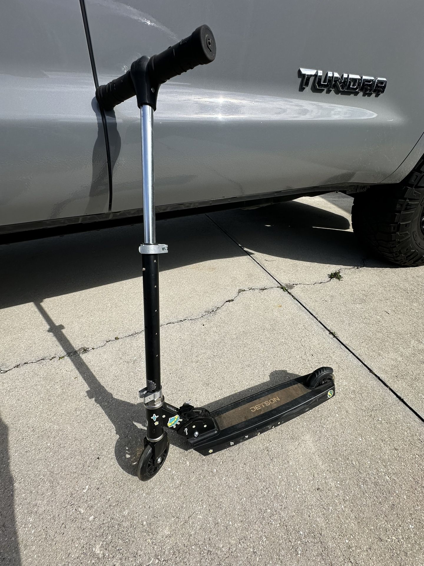 JETSON LIGHT UP SCOOTER 