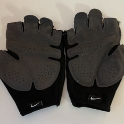 [Move out clearance sale] Nike workout gloves (Size: S)