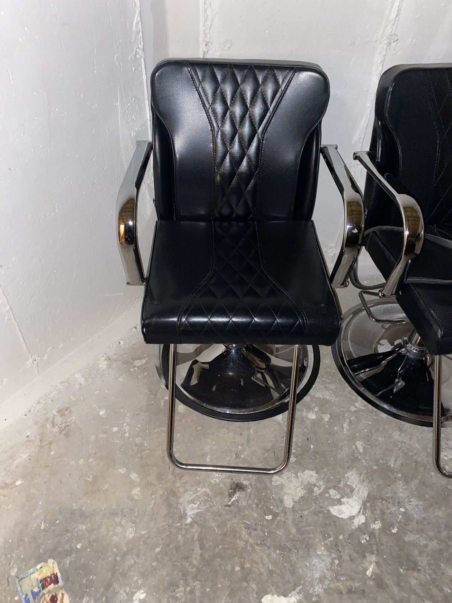 BLACK OR BROWN SALON /BARBER CHAIR