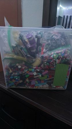 Large Lot of Mixed LEGO Bricks and Pieces