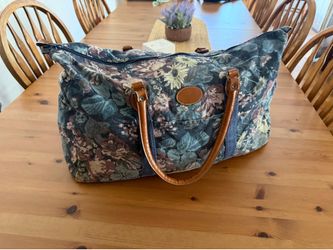 Blue floral vintage travel bag
