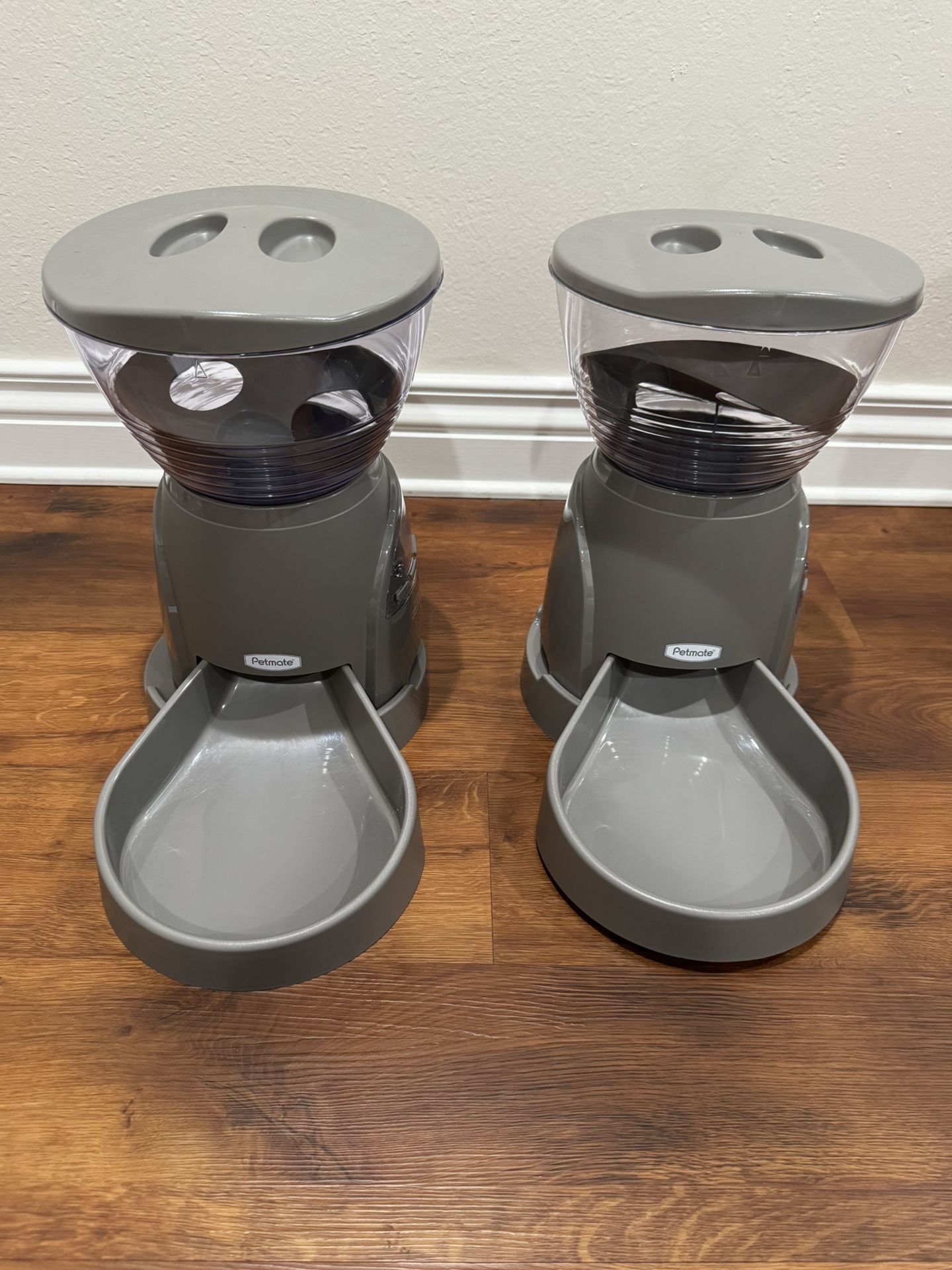 Automatic Pet Feeders