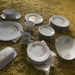   China Serving Of 8 Plus Lots Of Extra Pieces