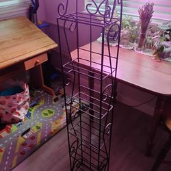 Iron Knock Knack Holder