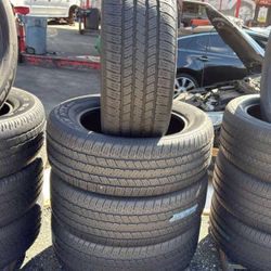 275 55 20 Roadian Set of 4 Used Like New Condition