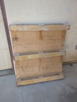Free pallet!