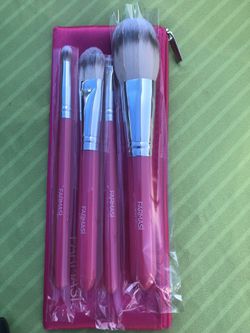 Brushes-set of Farmasi Makeup pink brushes
