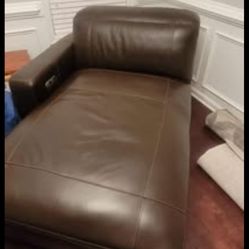 Chaise Lounge - Leather super comfy