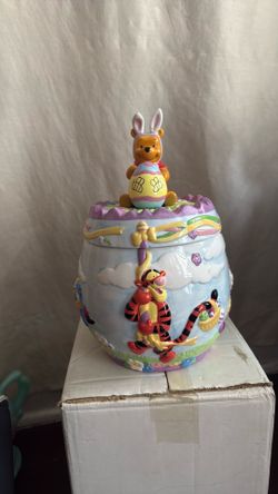 Rare Winnie the Pooh Easter cookie jar