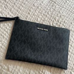 Michael Kors Wristlet