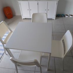 White table & chairs