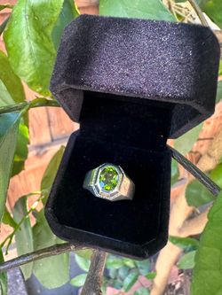 Men Silver Ring with Peridot Gemstone