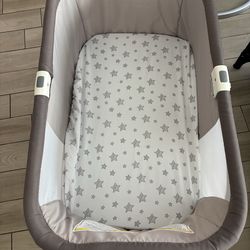 Travel baby bassinet
