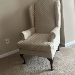 2 Wing Chairs  u Move